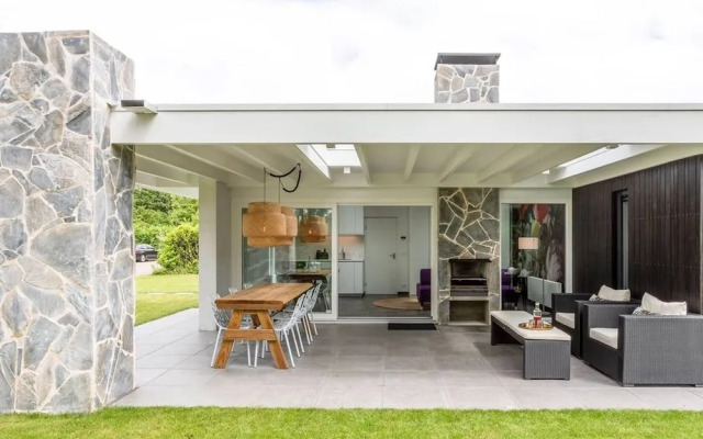 Magnificent Holiday Home on Lake Veere