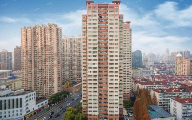 Jianwei Space Art Hotel (Shanghai Lujiabang Road Subway Station Branch)