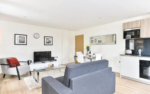 Deluxe London Bridge Apartment