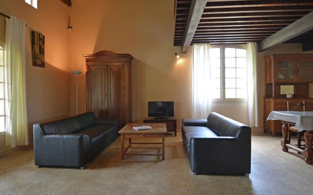 Cosy Villa in Flaux with Swimming Pool