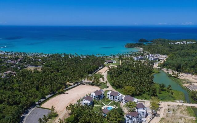 Coson Bay Hotel & Residence