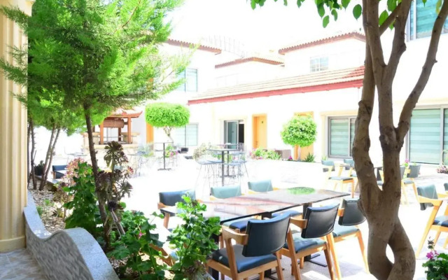 Nagas Hotel