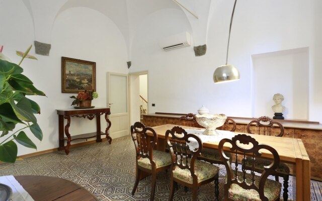 B&B Pergola House