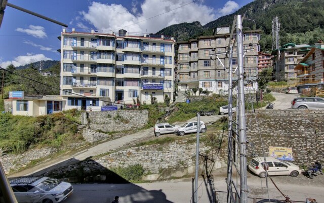 Itsy By Treebo - Chichoga Holiday Inn With River View