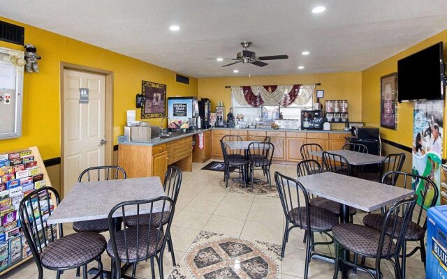 Rodeway Inn San Antonio Lackland AFB - SeaWorld