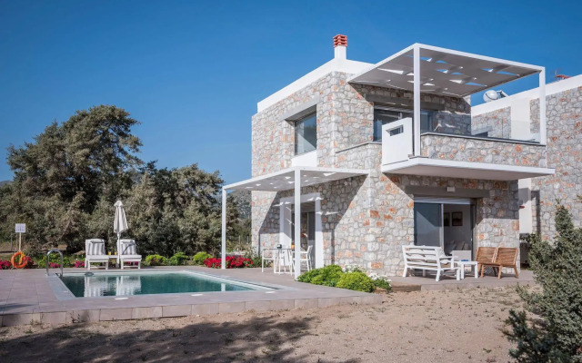 Cedar Bay Beachside Villas