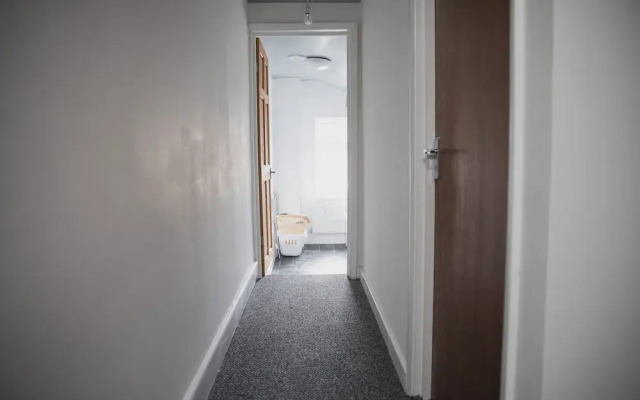 Room in Guest Room - Big Room in Leicester