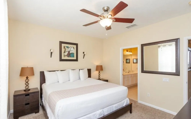3 Bedroom Modern Townhome 4003 Townhouse