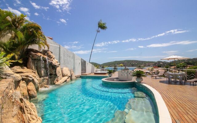 Maravilhosa Mansão em Frente à Praia
