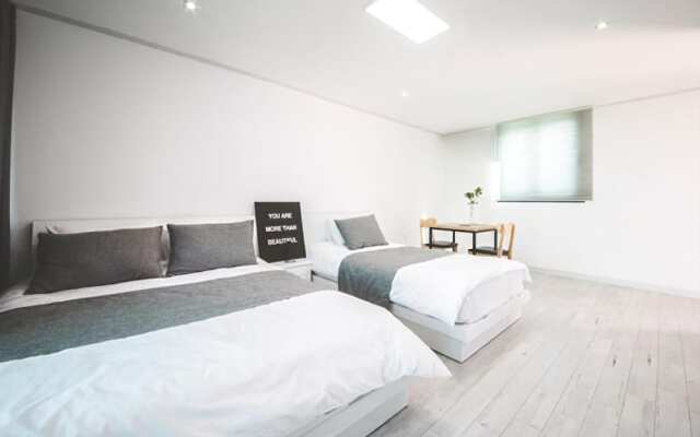 Jeju By the Hill Pension