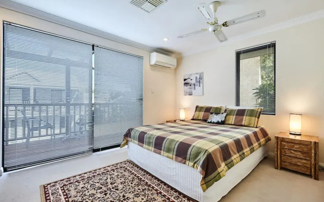 Fremantle Townhouse Unit 4