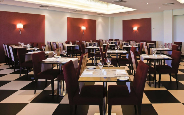 Отель Ozadi Altura Beach Resort