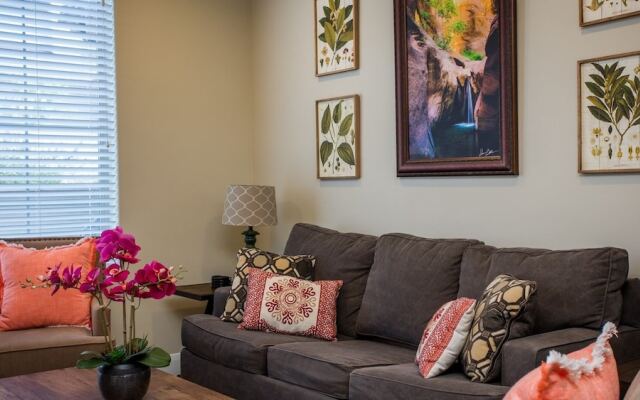 Desert Sunstone 3 Bedroom Apts