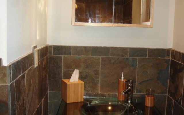 Kicking Horse Kabins