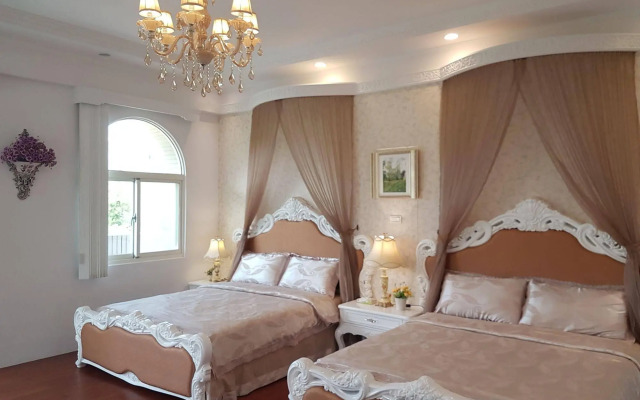 Loving Hut Paradise Island Vegan Bed and Breakfast
