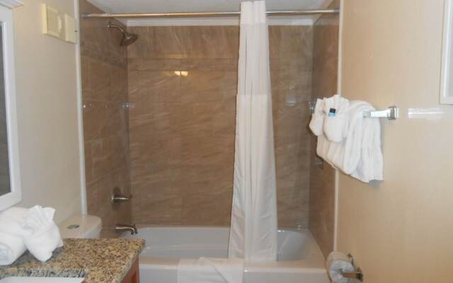 0104 Waters Edge Resort 1 Bedroom Condo by RedAwning