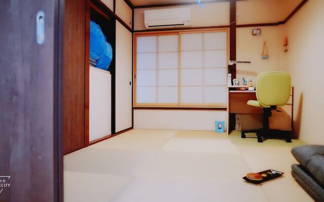 YUYU House - Imazado Anywhere Door