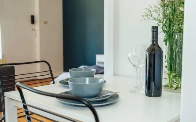 High Tide on Augusta-Netflix, wifi and chill...