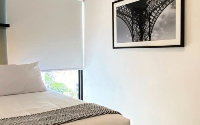 w Spectacular 2BR With Balcony in Miraflores