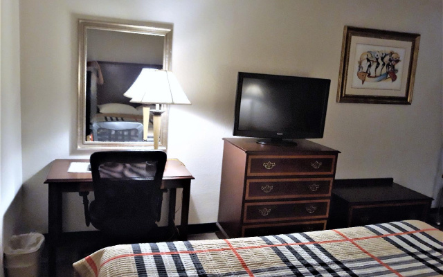 Country Hearth Inn Madison