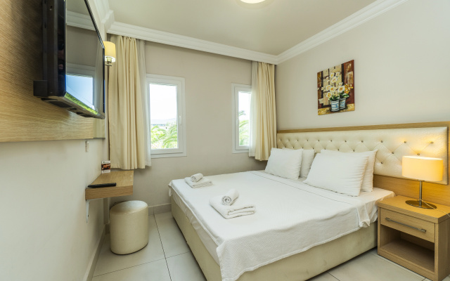Dragut Point North Hotel