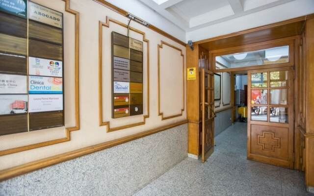 Lovely and chic 1 Bedroom Apt next to Puerta del Sol