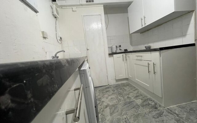 New! Xtra Large 4 Bedroom Up to 14 Guests