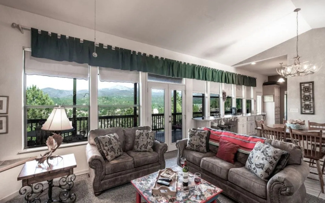 Robins Nest by Ruidoso Vacation Rentals
