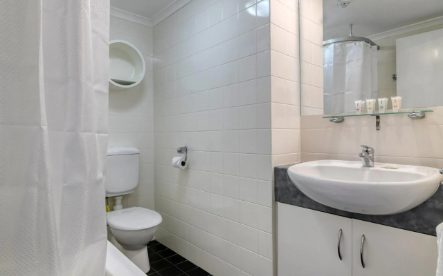 Central Brunswick Apartment Hotel