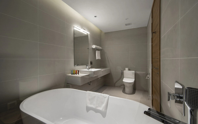 Flamingo Premium Lan Ha Bay Resort