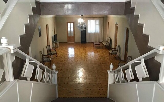Goldway Hostel