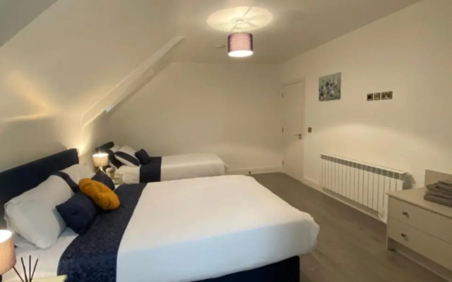 Pier House Luxury Apartment