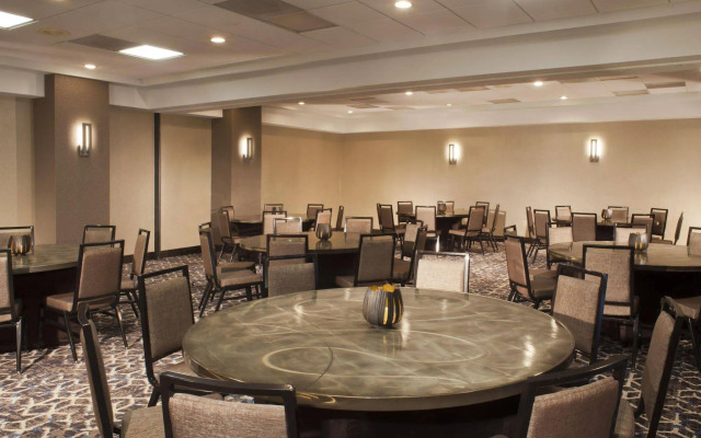 Embassy Suites by Hilton Houston Near the Galleria