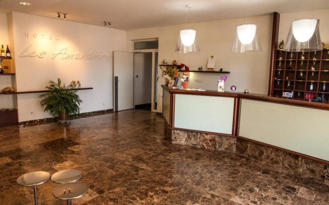 Hôtel Les Amandiers