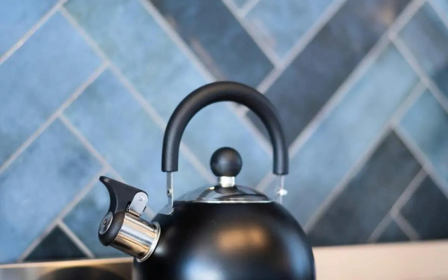 Cosy Couples Retreat Studio Apartment!