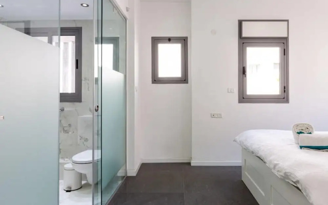 Hakovshim Miroir in Tel Aviv-yafo
