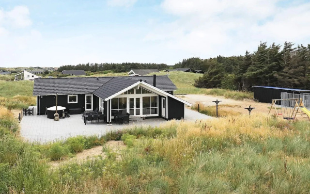 10 Person Holiday Home in Lokken-by Traum