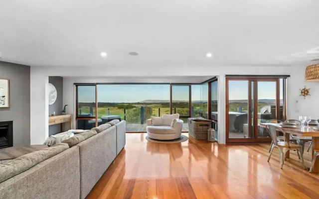 St Andrews Beach House Golf Course Views Spa Beach