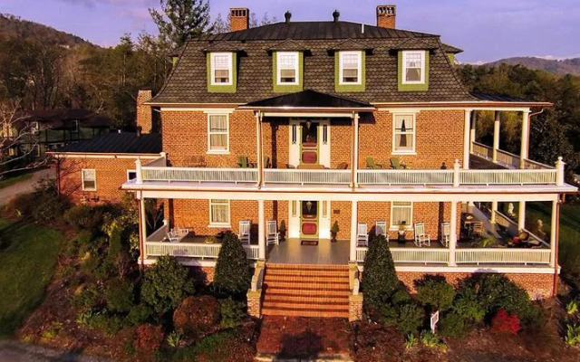 The Reynolds Mansion