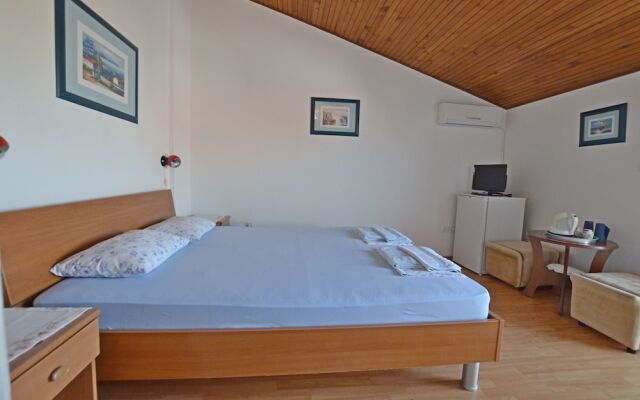 Apartments and Rooms Viktorija