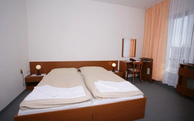 Dependence Hotel Golf