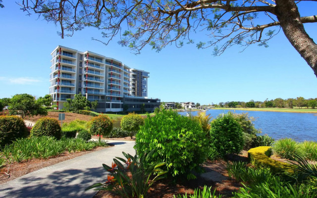 Signature Waterfront Apartments