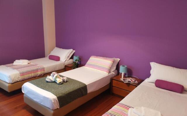 Bnbook - Sesto Calende Train Station