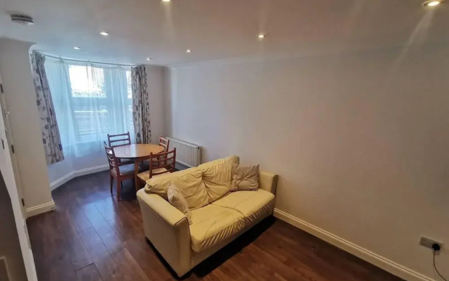 Romford Retreat - Stylish Apartment Stay