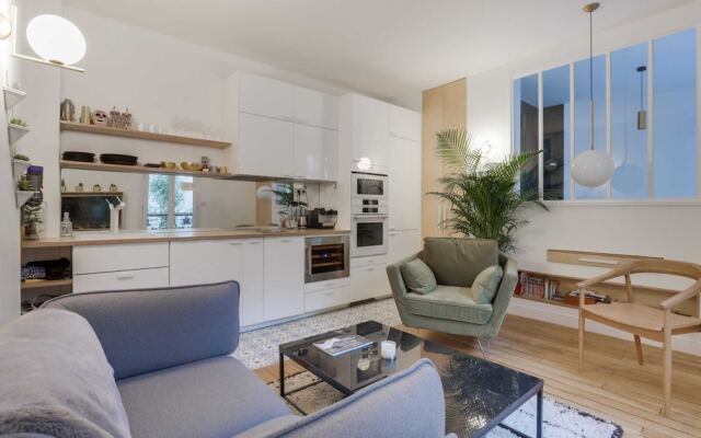 Sumptuous Apartment For 2 Canal Saint Martin