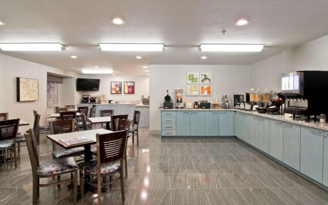 Best Western Plus Woodstock Inn & Suites