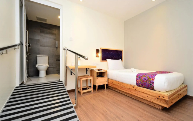 Artisan Eco Hotel
