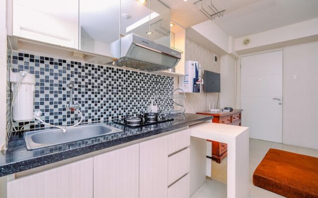 Cozy Living And Modern 2Br Bassura City Apartment