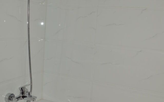 Shwe Poe Eain Hotel 1