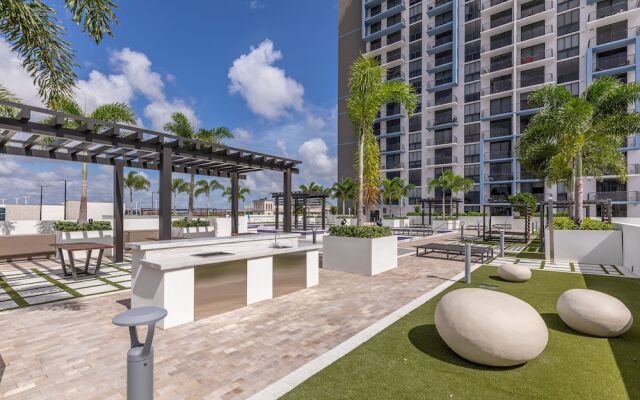 Modern Studio in Downtown Doral